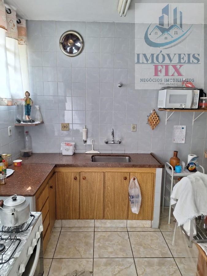 Casa à venda com 3 quartos, 420m² - Foto 3