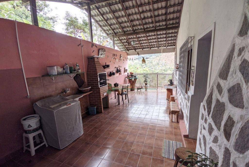 Casa à venda com 4 quartos, 200m² - Foto 5