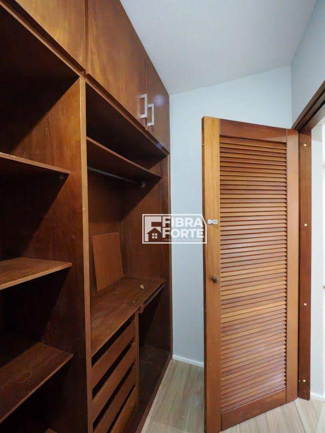 Apartamento à venda com 4 quartos, 226m² - Foto 15