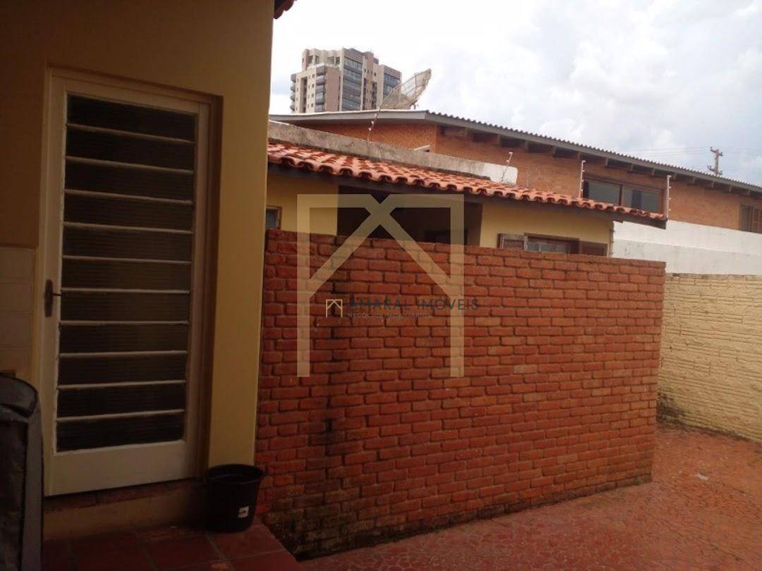 Casa à venda com 3 quartos, 250m² - Foto 14