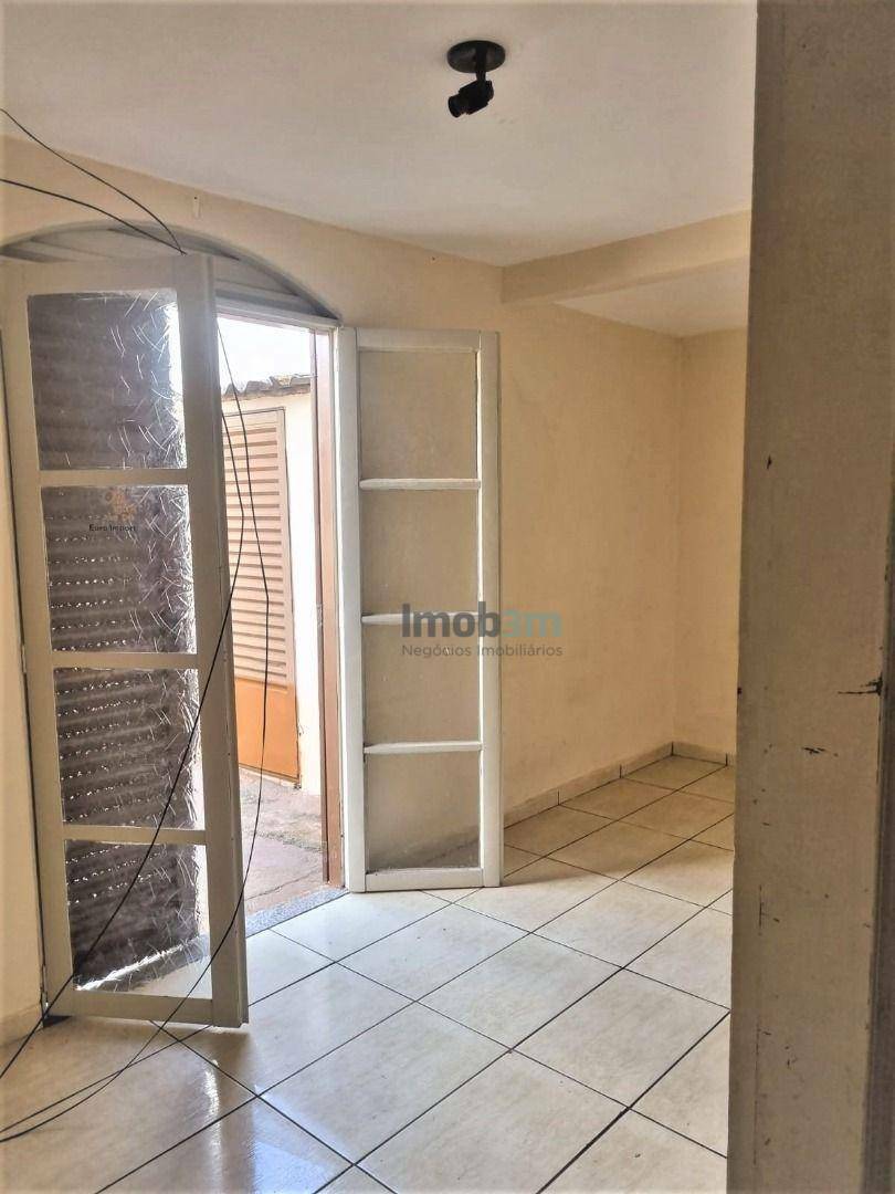 Casa à venda com 3 quartos, 200m² - Foto 7