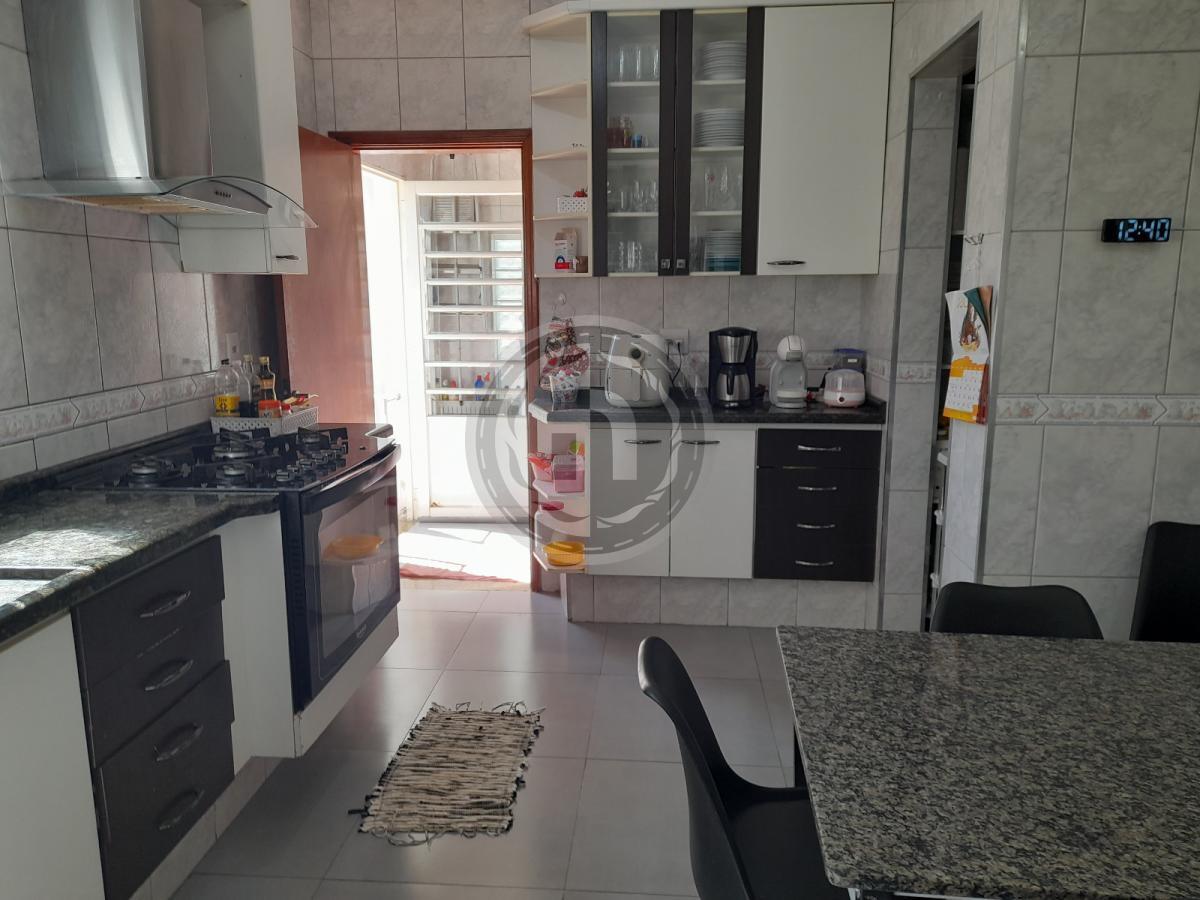 Casa de Condomínio à venda com 5 quartos, 308m² - Foto 3