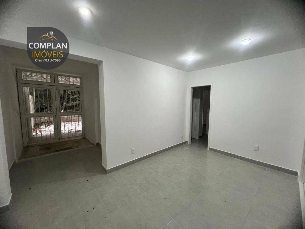 Apartamento à venda com 2 quartos, 75m² - Foto 1