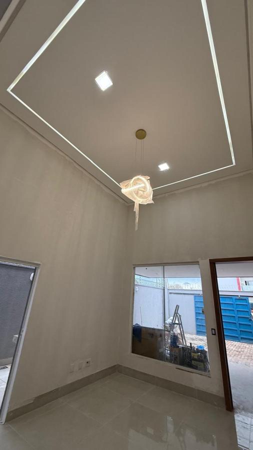 Casa à venda com 3 quartos, 180m² - Foto 1