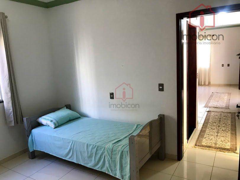 Casa à venda com 6 quartos, 220m² - Foto 19