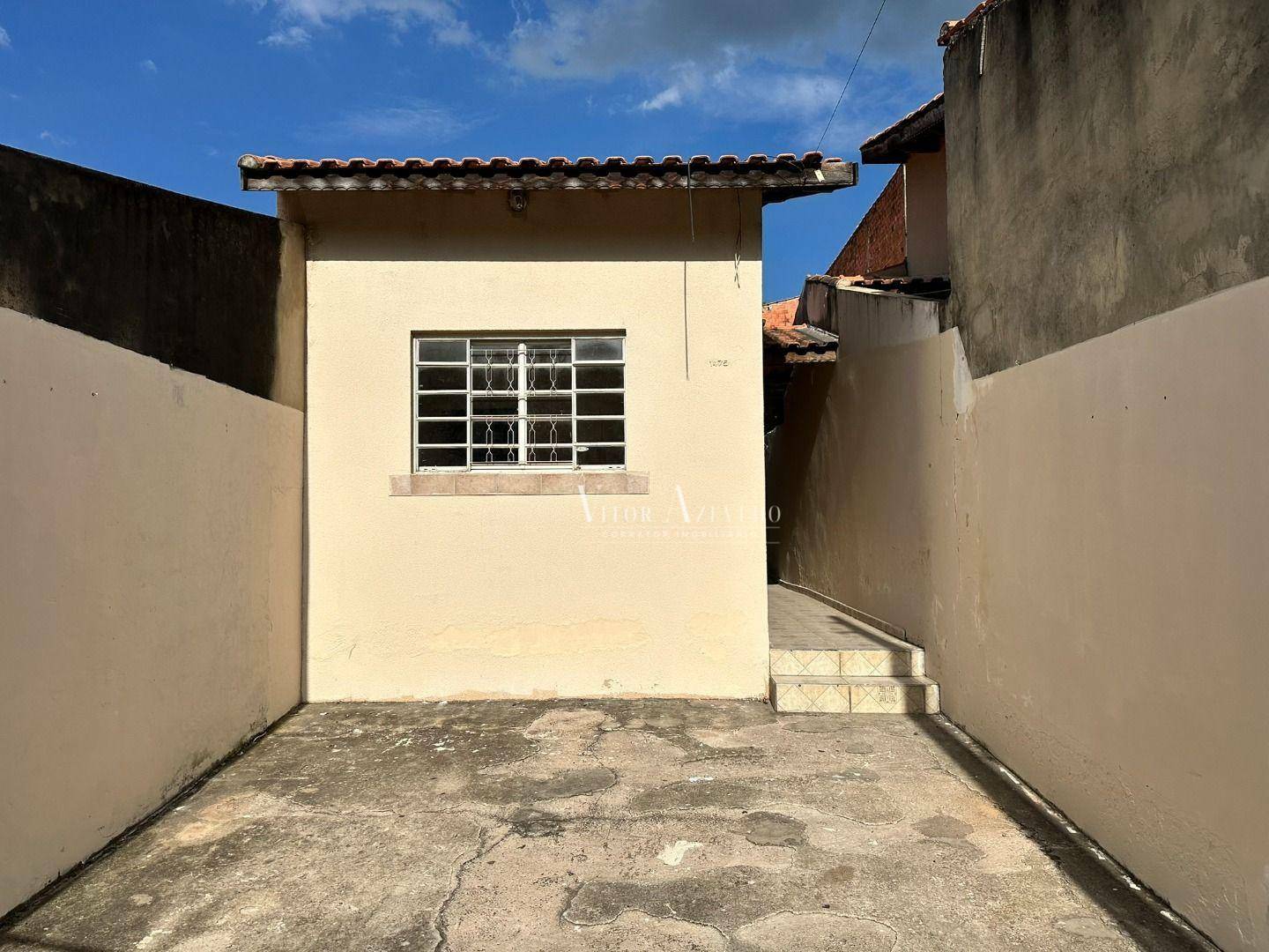 Casa à venda com 2 quartos, 55m² - Foto 1