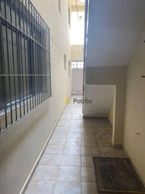 Sobrado para alugar com 2 quartos, 104m² - Foto 18