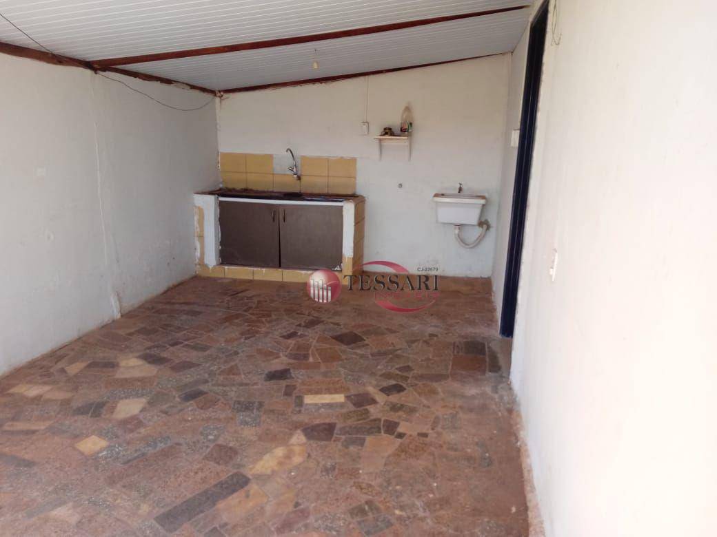 Casa à venda e aluguel com 3 quartos, 100m² - Foto 10