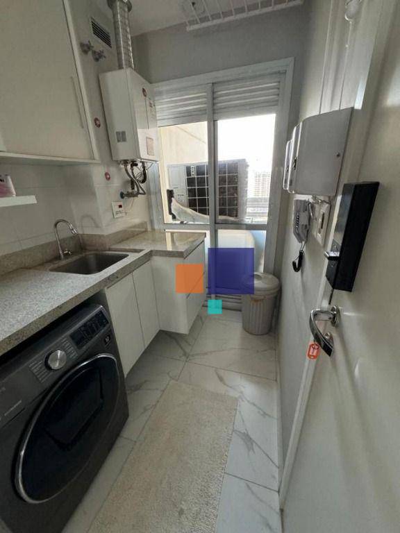 Apartamento à venda com 3 quartos, 200m² - Foto 7