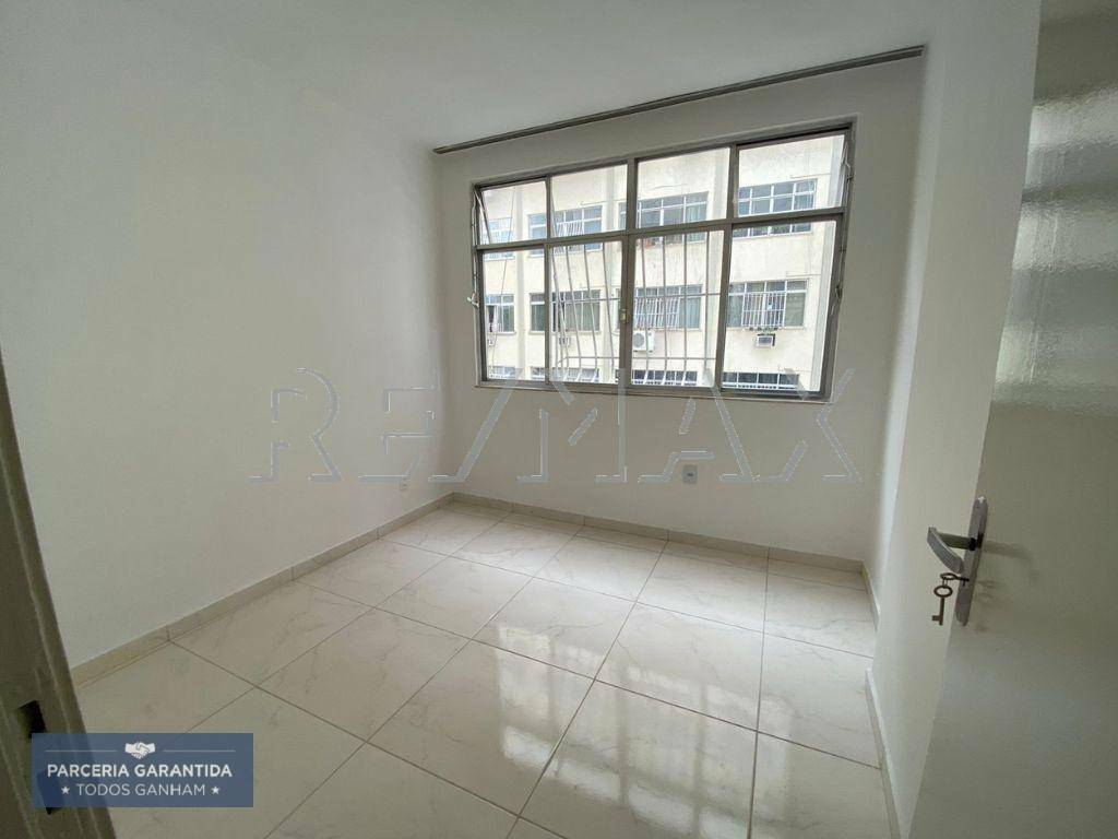 Apartamento para alugar com 2 quartos, 65m² - Foto 4