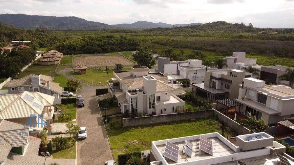 Casa de Condomínio à venda com 3 quartos, 210m² - Foto 29