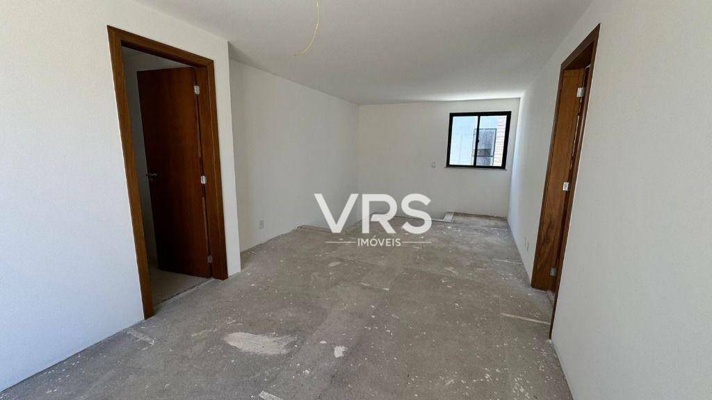 Apartamento à venda com 3 quartos, 130m² - Foto 11