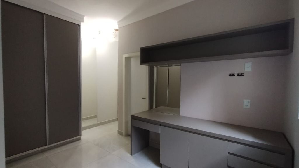 Casa à venda com 4 quartos, 250m² - Foto 12