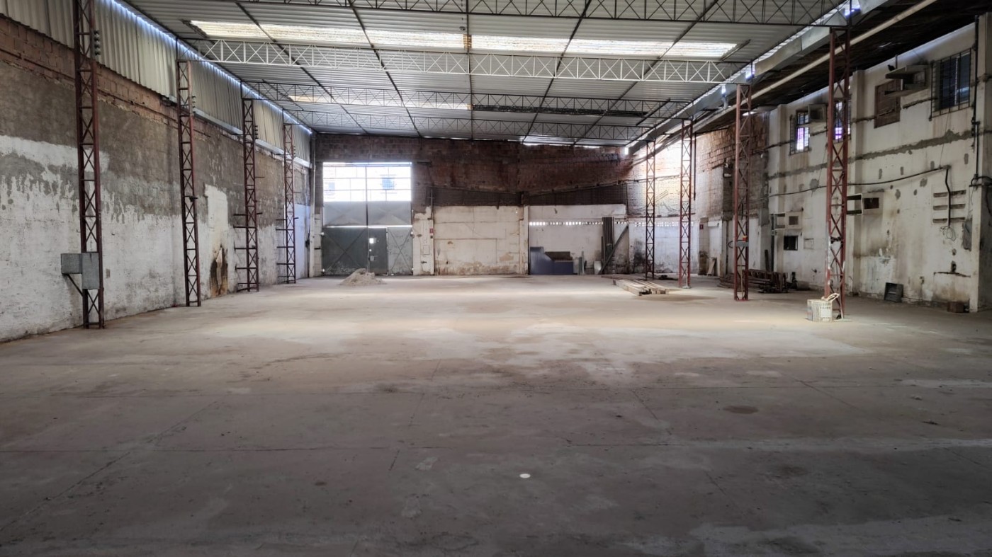 Depósito-Galpão-Armazém para alugar com 1 quarto, 1100m² - Foto 1