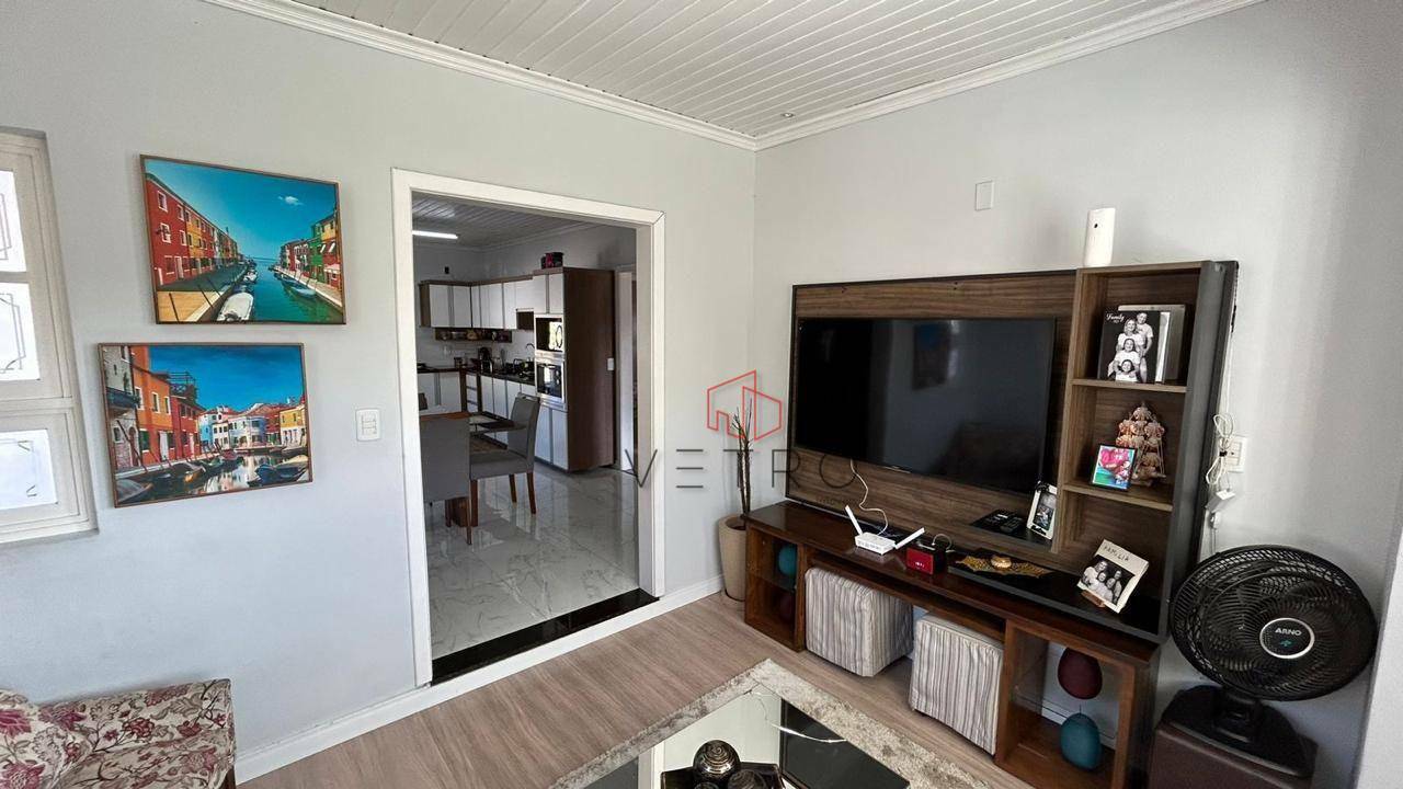 Casa à venda com 3 quartos, 120m² - Foto 2