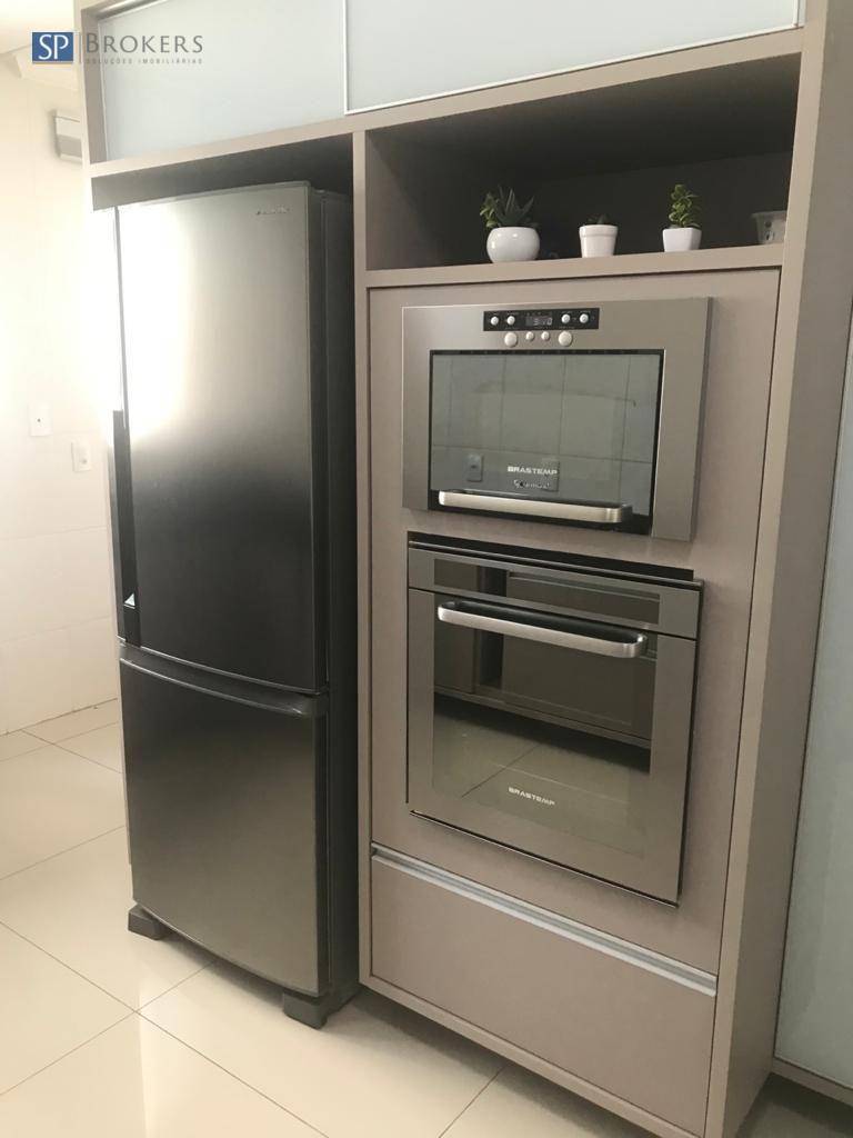 Apartamento à venda com 4 quartos, 188m² - Foto 8