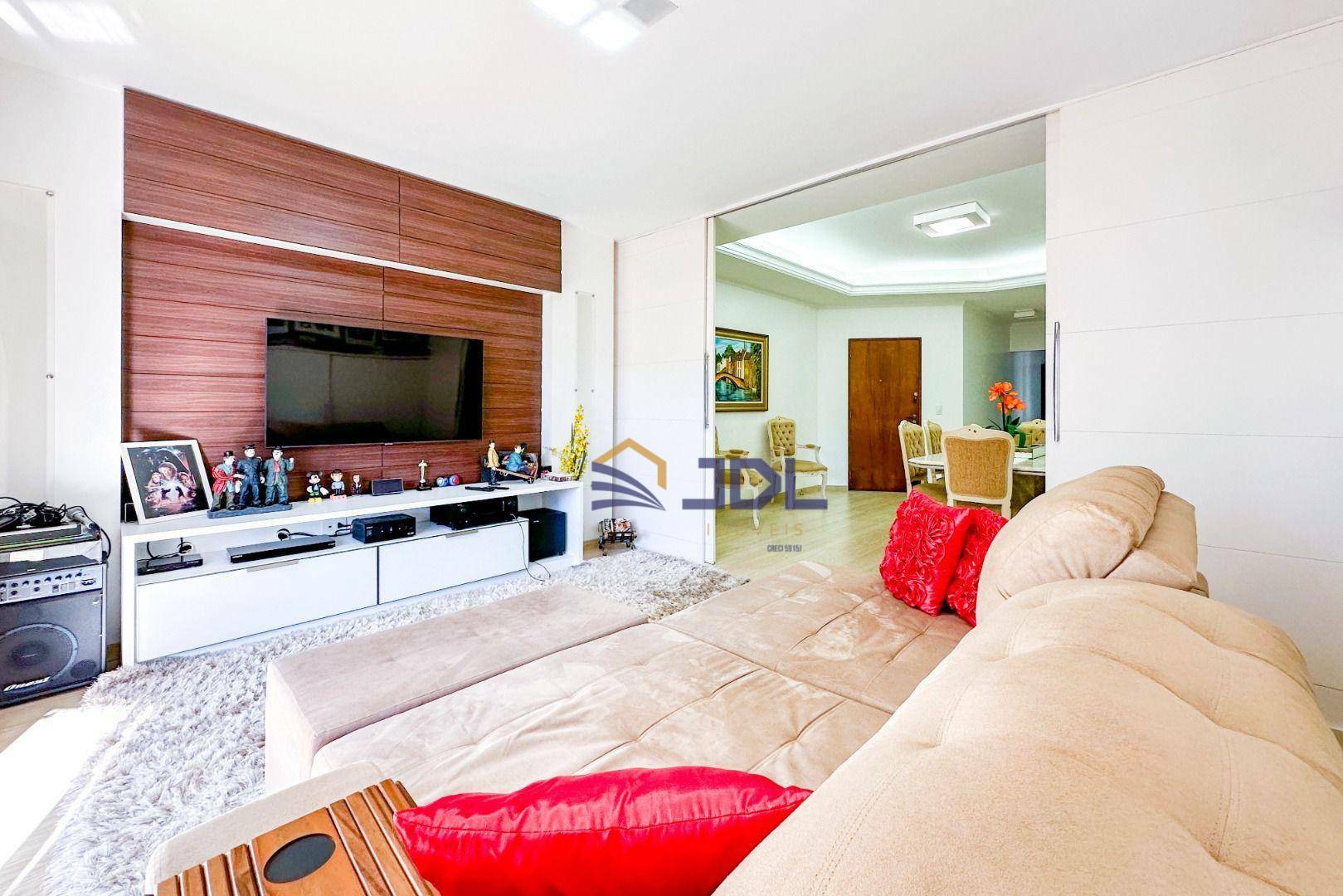 Apartamento à venda com 3 quartos, 246m² - Foto 6