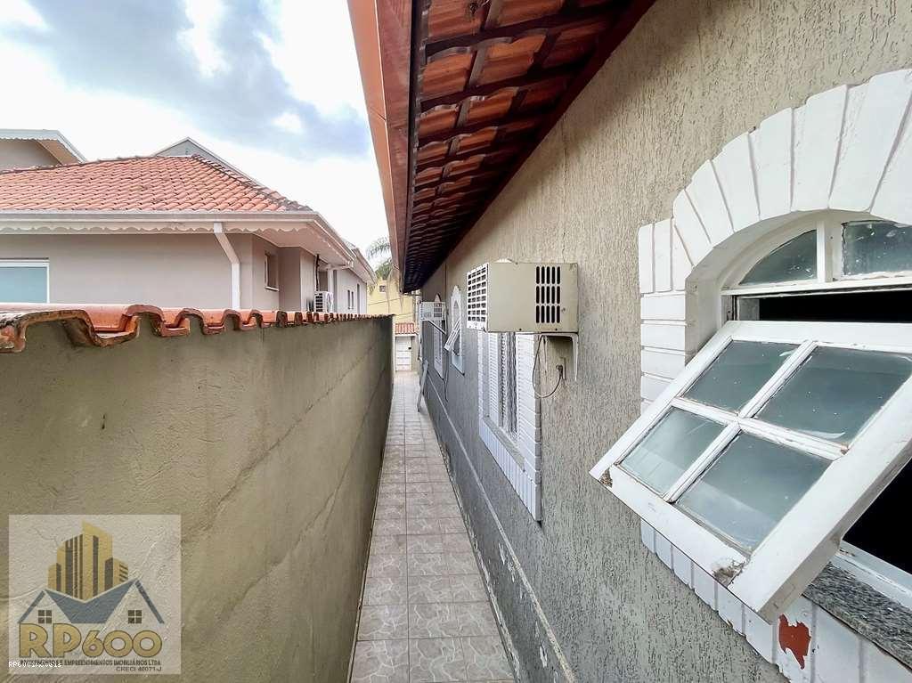 Casa de Condomínio à venda com 3 quartos, 315m² - Foto 35