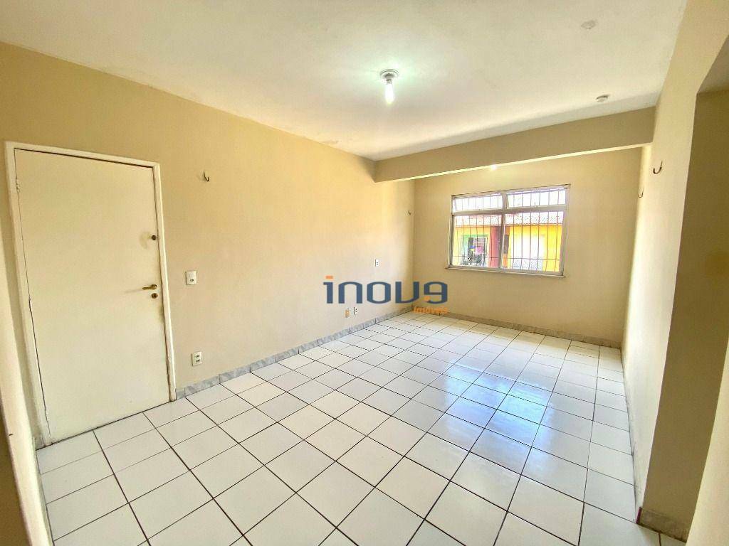 Apartamento para alugar com 3 quartos, 70m² - Foto 1