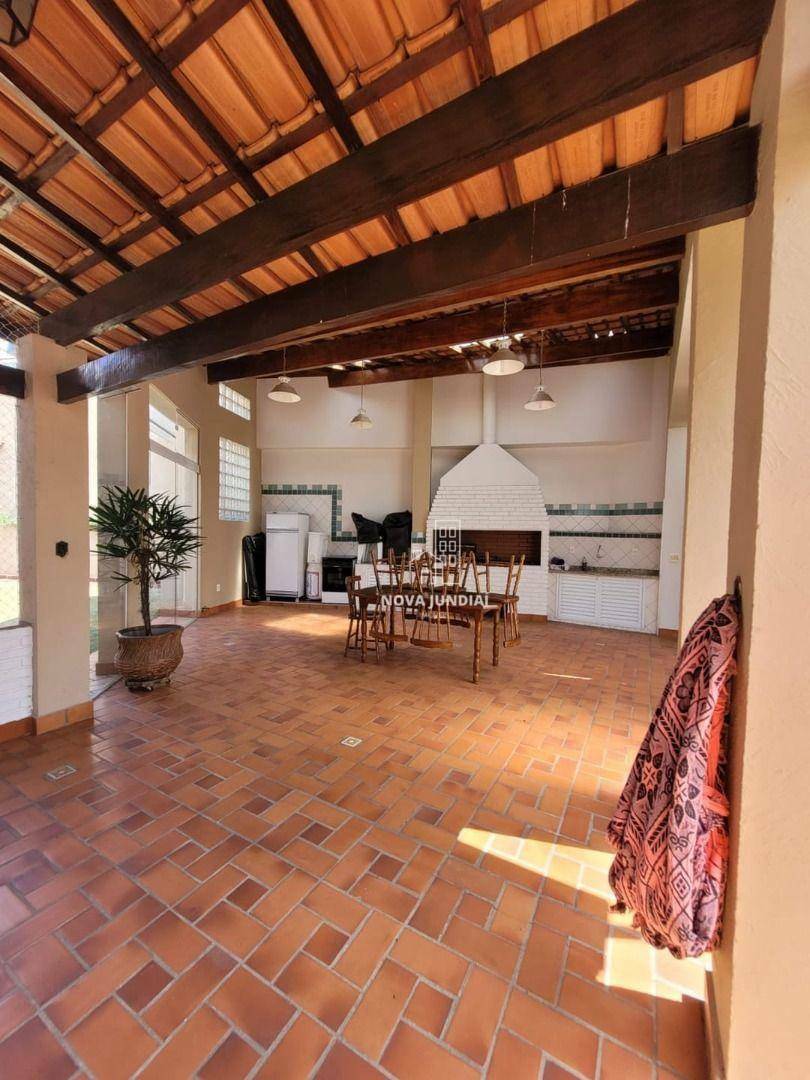 Casa à venda e aluguel com 3 quartos, 232m² - Foto 2