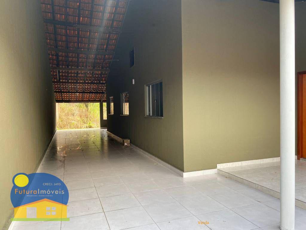 Casa à venda com 4 quartos, 188m² - Foto 1