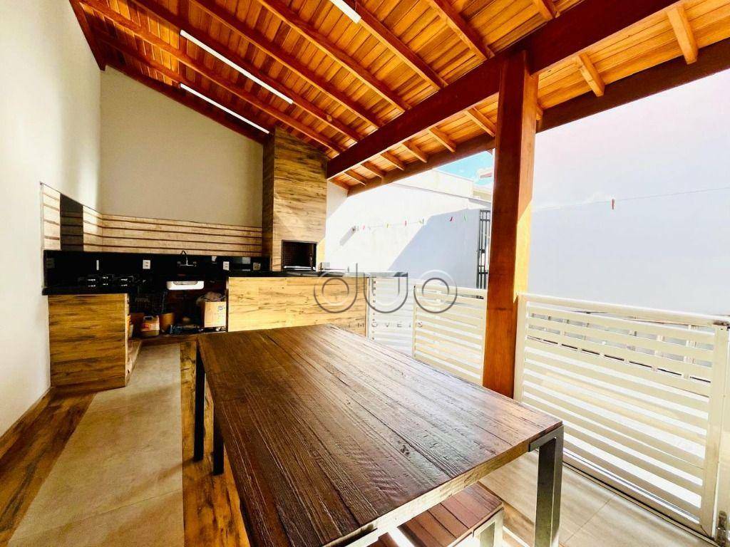 Casa à venda com 3 quartos, 200m² - Foto 1