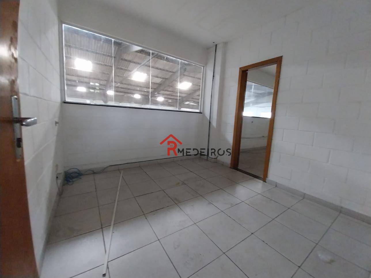 Depósito-Galpão-Armazém para alugar, 2600m² - Foto 16