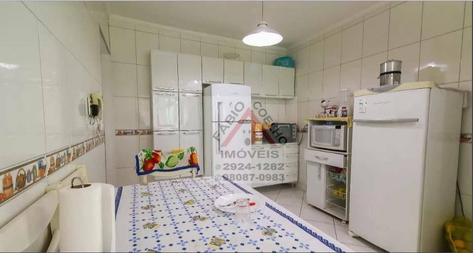 Casa à venda com 2 quartos, 200m² - Foto 4