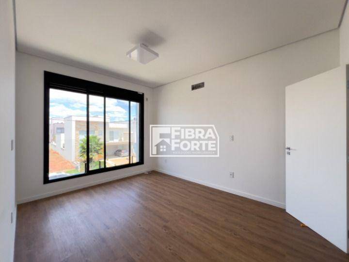 Casa de Condomínio à venda com 4 quartos, 242m² - Foto 13