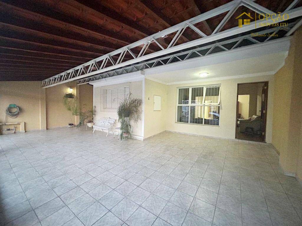 Casa à venda com 3 quartos, 220m² - Foto 2