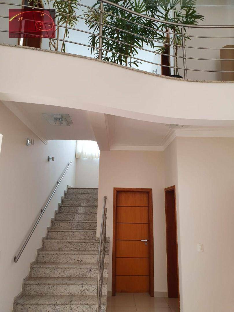 Casa à venda com 3 quartos, 290m² - Foto 2