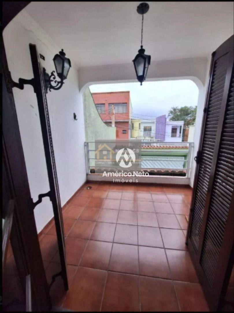 Sobrado à venda com 3 quartos, 243m² - Foto 2