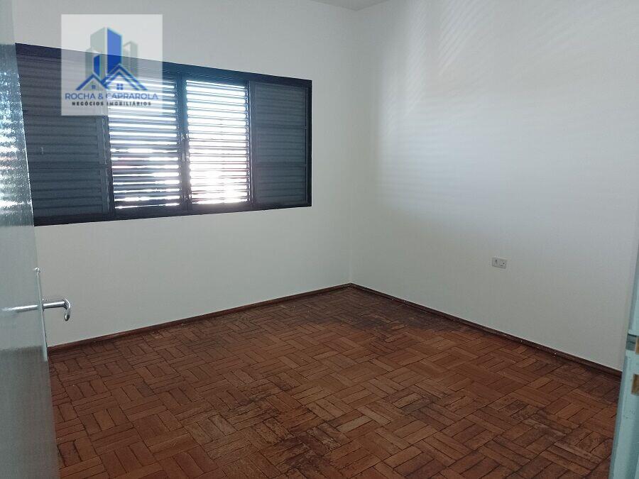 Casa para alugar com 3 quartos, 250m² - Foto 11