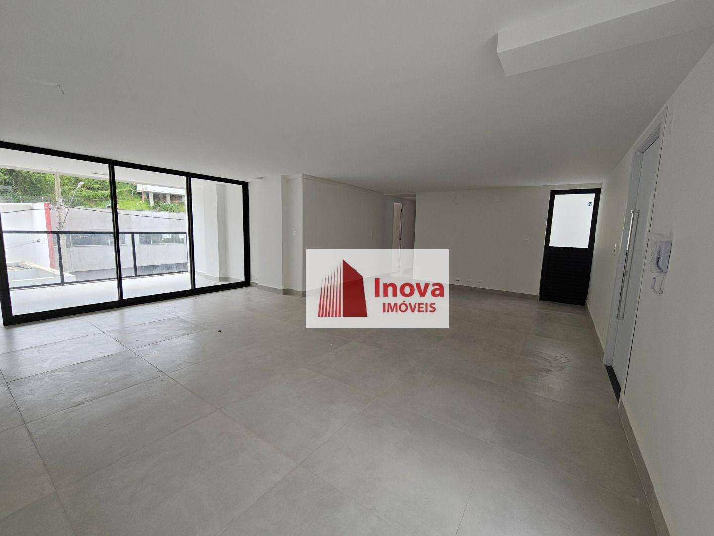 Apartamento à venda com 3 quartos, 160m² - Foto 5