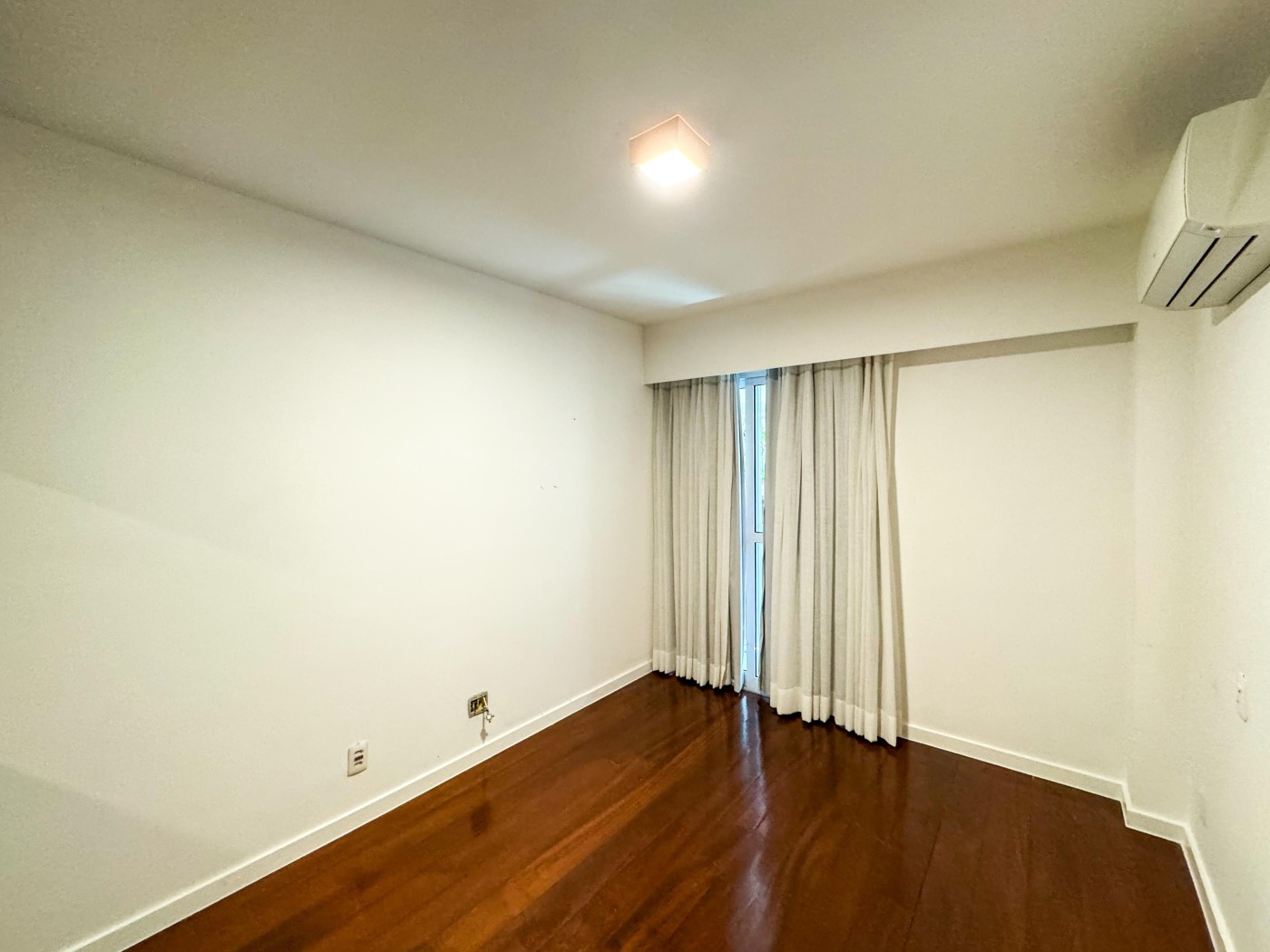 Apartamento à venda com 3 quartos, 199m² - Foto 28