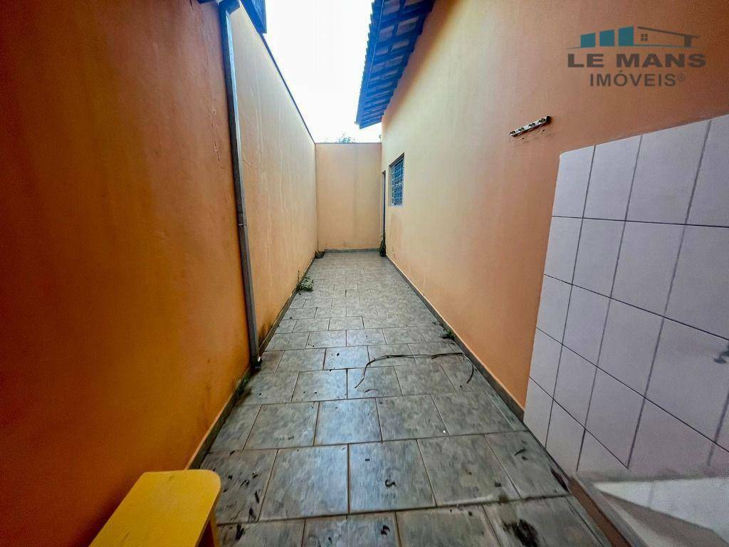 Chácara à venda com 3 quartos, 208m² - Foto 27