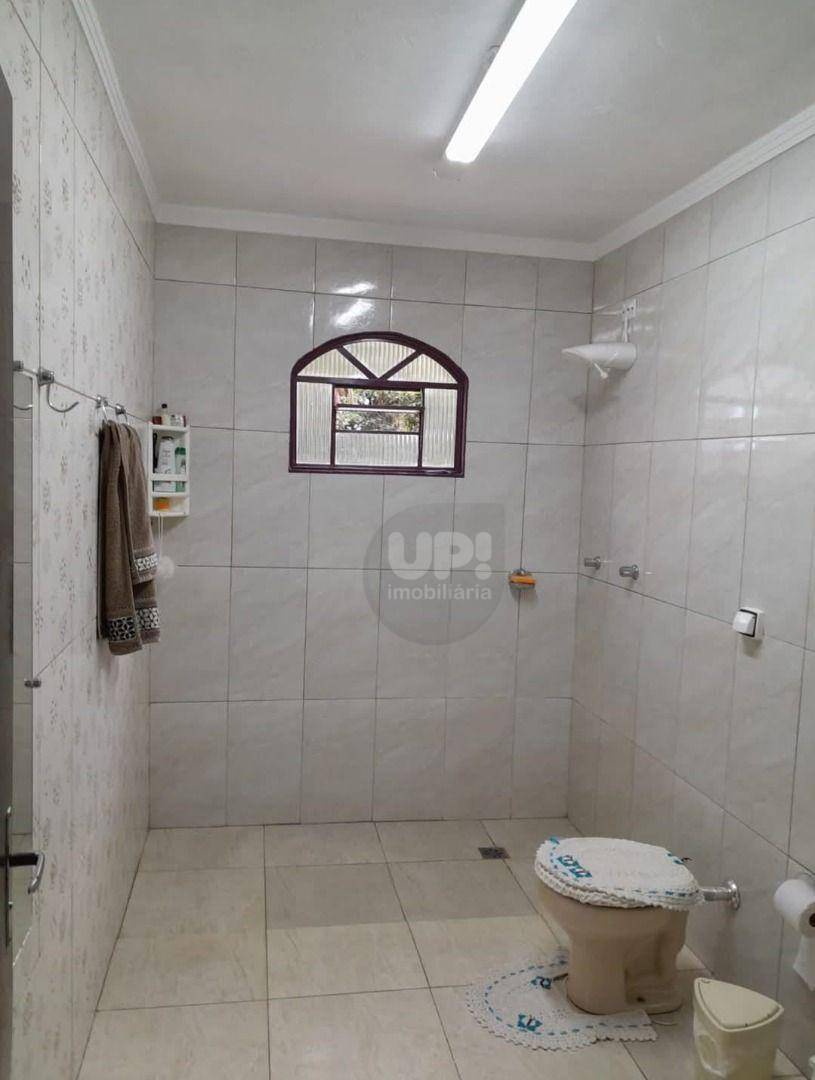 Chácara, 3 quartos, 1100 m² - Foto 1