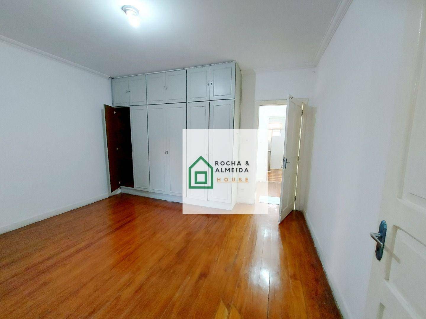 Casa para alugar com 4 quartos, 160m² - Foto 50