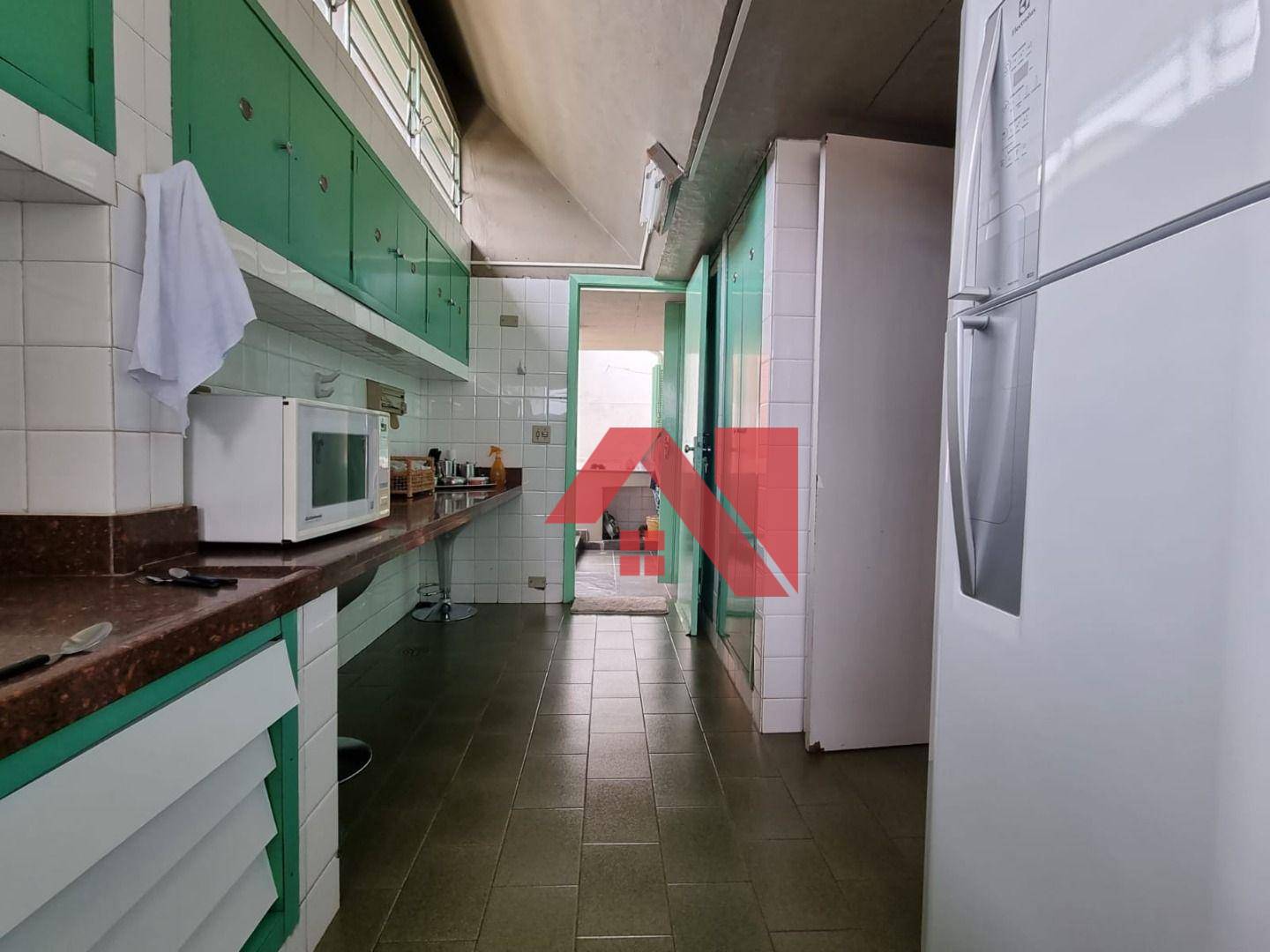 Casa à venda com 3 quartos, 220m² - Foto 7