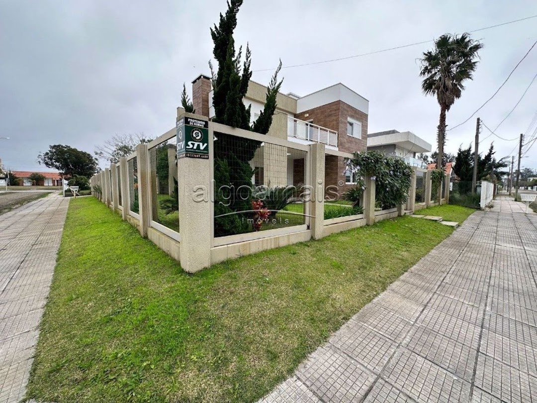 Casa à venda com 5 quartos, 250m² - Foto 1