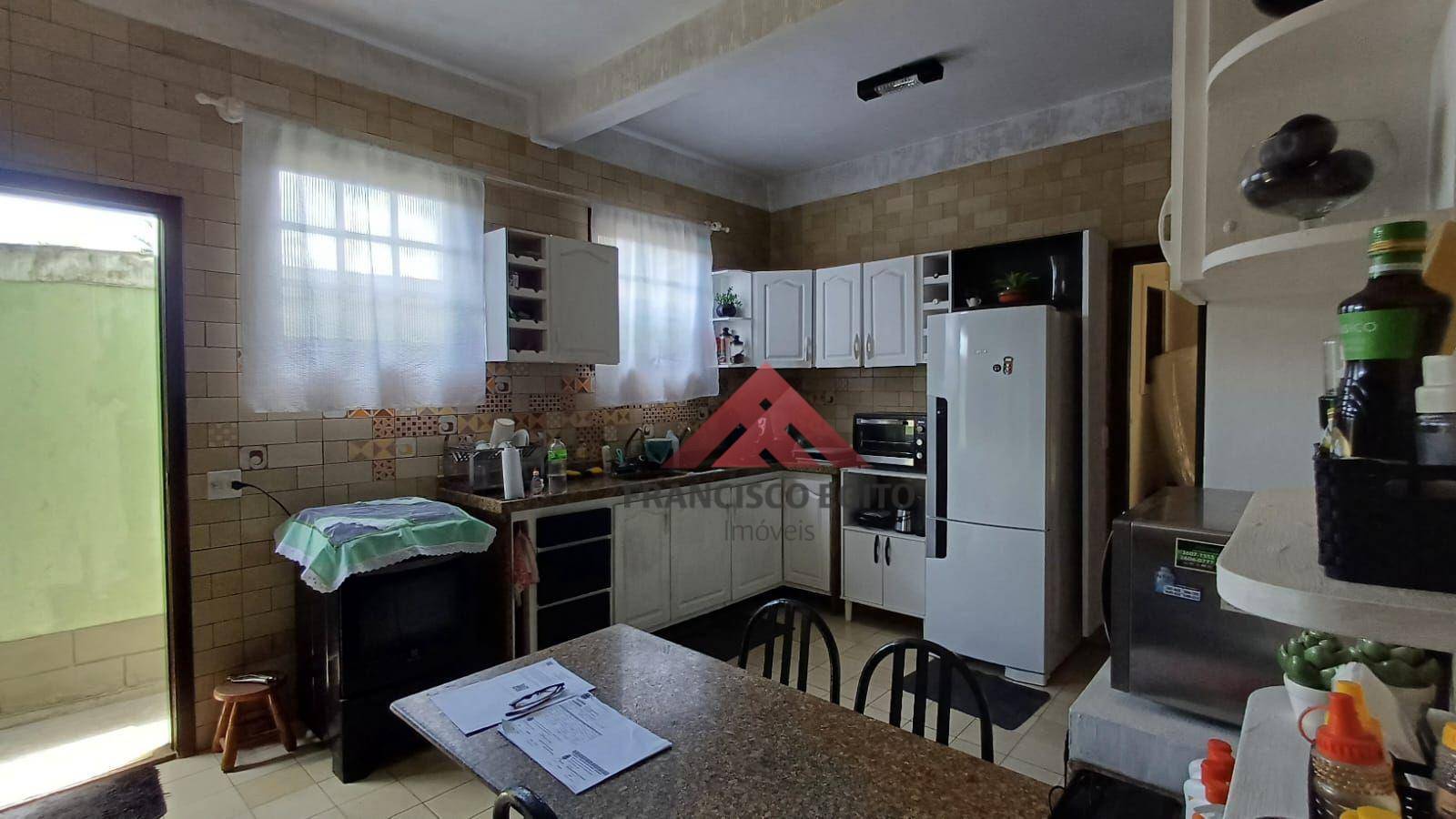 Casa à venda com 3 quartos, 160m² - Foto 18