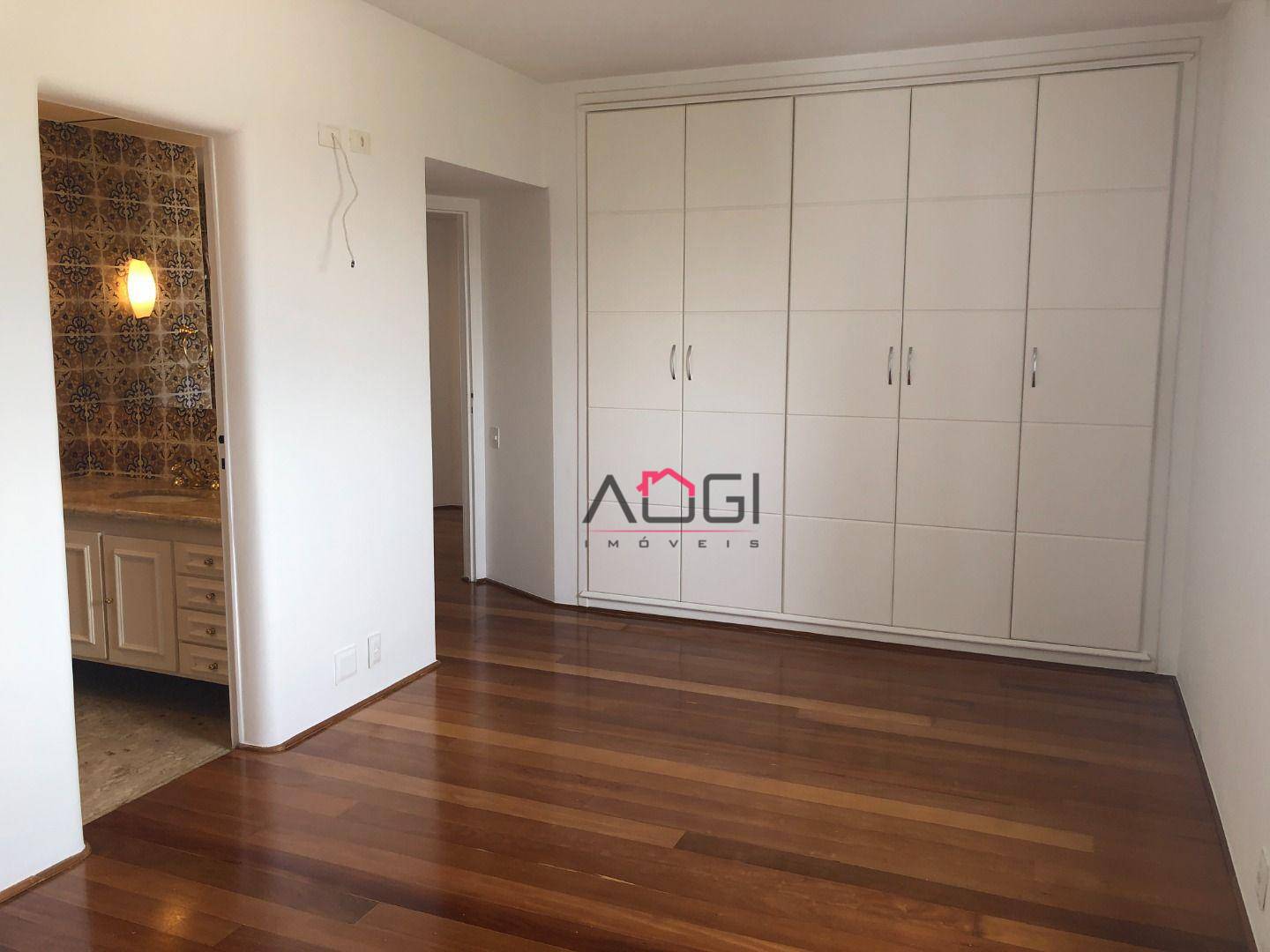 Apartamento à venda com 3 quartos, 210m² - Foto 29