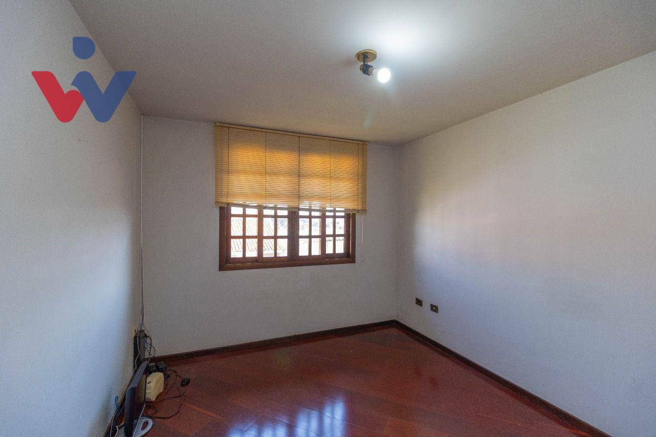 Casa para alugar com 4 quartos, 329m² - Foto 36