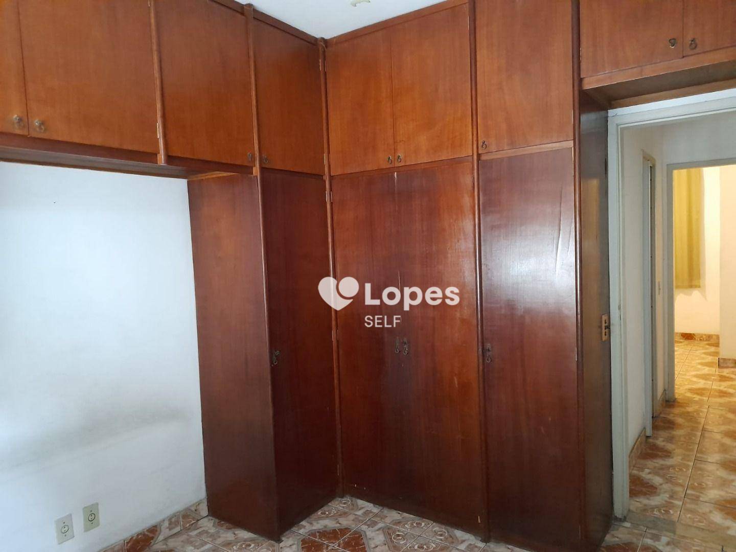 Apartamento à venda com 2 quartos, 70m² - Foto 4