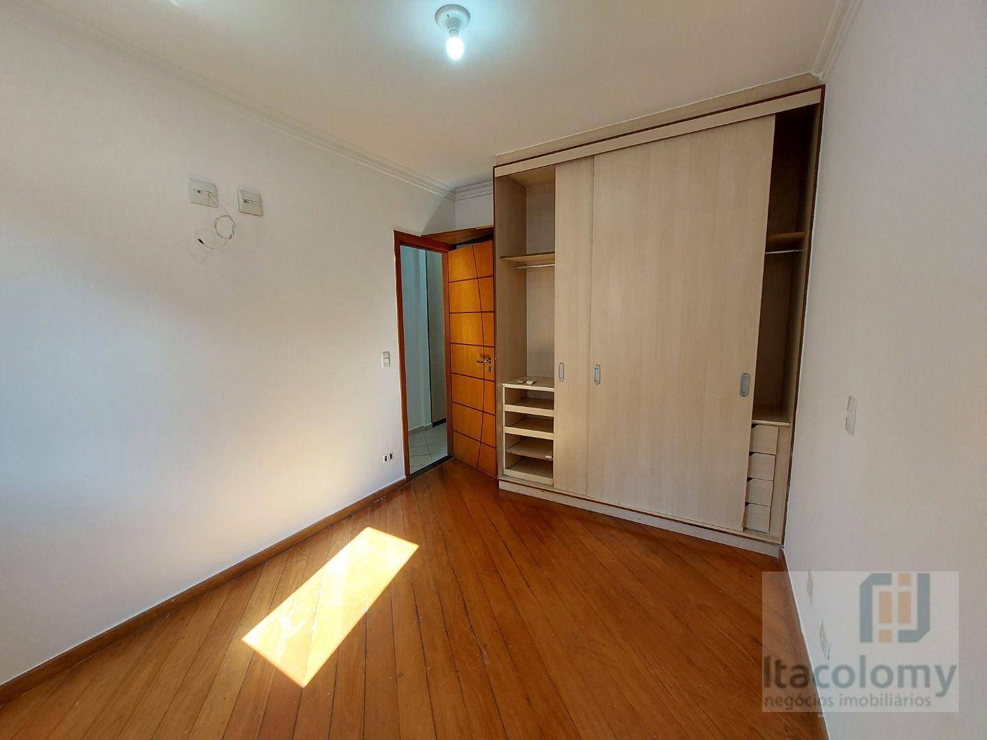 Casa de Condomínio para alugar com 3 quartos, 180m² - Foto 47
