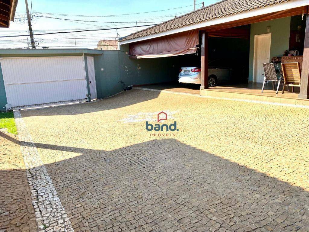 Casa à venda com 3 quartos, 200m² - Foto 32