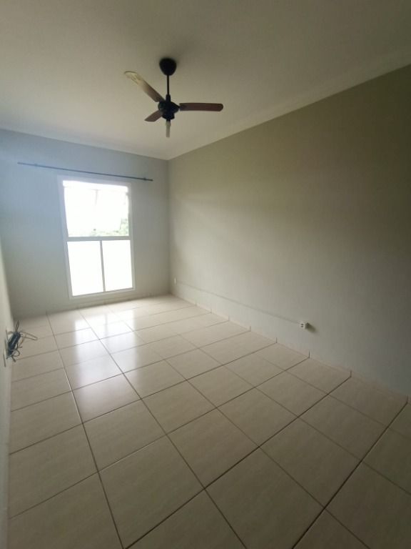 Apartamento à venda com 2 quartos, 64m² - Foto 8