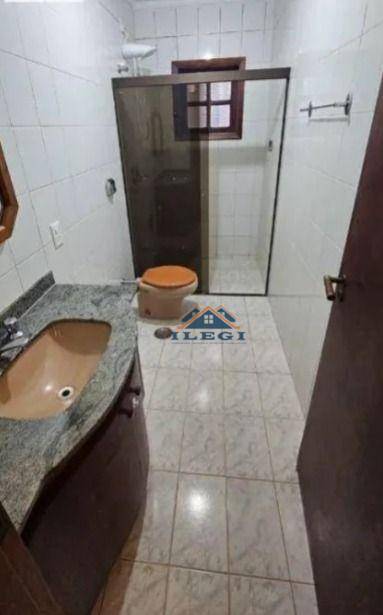 Casa de Condomínio à venda com 4 quartos, 450m² - Foto 32