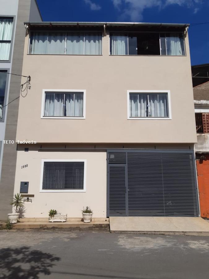 Casa à venda com 4 quartos, 206m² - Foto 1