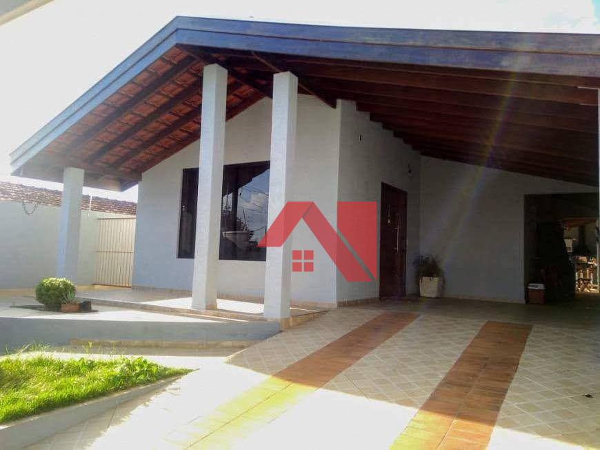 Casa à venda com 2 quartos, 120m² - Foto 1